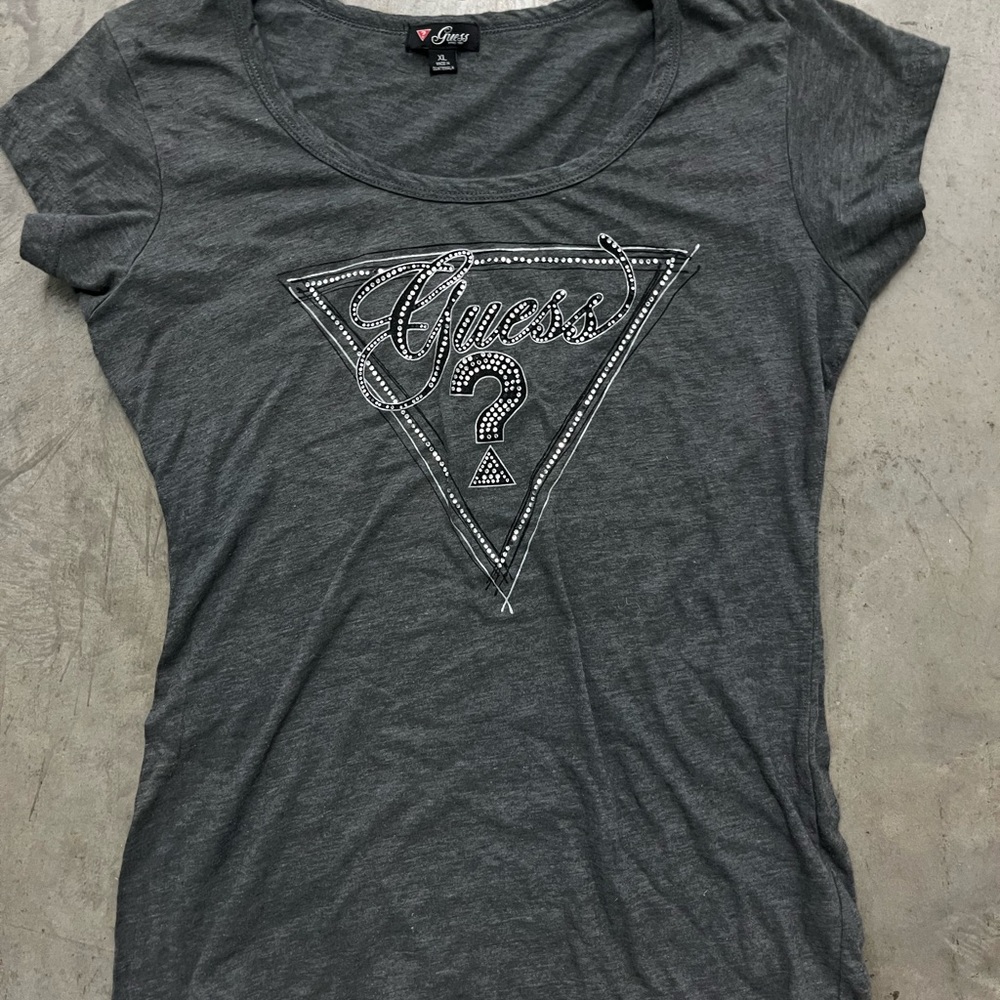 Vintage guess Women's Gray Graphic Tee